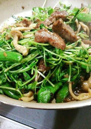 豆苗・しめじ・スナップエンドウ炒め-レシピのメイン写真