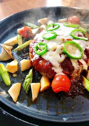 ホットプレートで手間なし巨大ハンバーグ-レシピのメイン写真