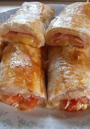 チーズ蕩ける　ハム＆トマトのチーズパイ-レシピのメイン写真