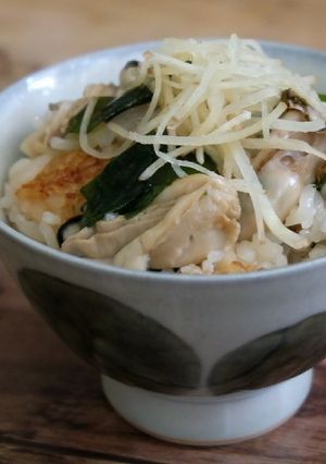 春の味♪牡蠣と新わかめの炊き込みご飯-レシピのメイン写真