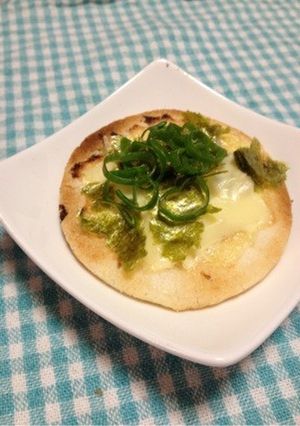 おやつやおつまみに簡単☆お煎餅でピザ♪-レシピのメイン写真