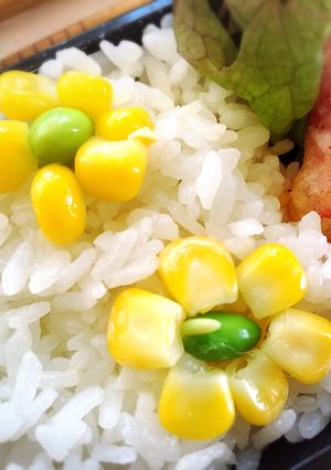 コーンと枝豆でお花-レシピのメイン写真
