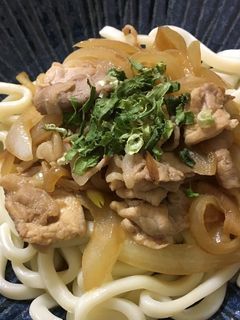 インスタント味噌汁で簡単肉うどん♡-レシピのメイン写真