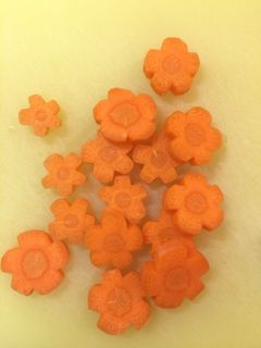 包丁だけにんじんの花形切り方-レシピのメイン写真