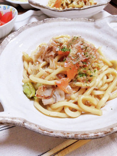 休日の簡単お昼ごはん♡焼きうどん-レシピのメイン写真