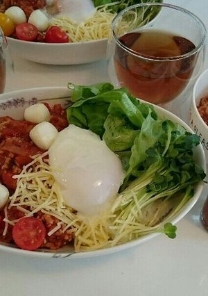 彩りバッチリ！温玉のせタコライス-レシピのメイン写真