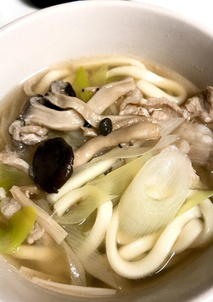 あごだし①豚肉と長ネギとキノコのうどん-レシピのメイン写真