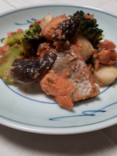 鮭とブロッコリーとエリンギの味噌マヨ炒め-レシピのメイン写真