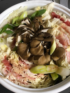簡単☆ピリ辛タレで食べる白菜豚鍋-レシピのメイン写真
