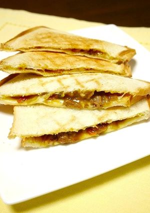 簡単！ホットサンド☆チーズカレー-レシピのメイン写真