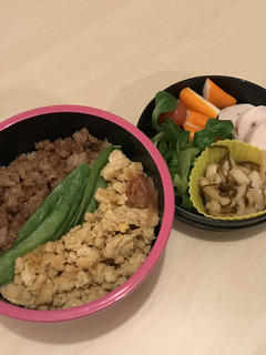 フライパンひとつ・二色丼-レシピのメイン写真