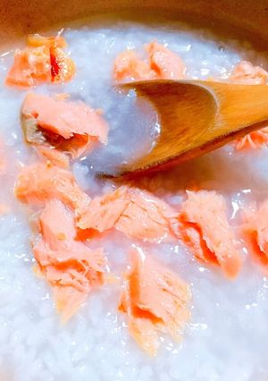 寒い朝に冷めないご飯。体が温まる鮭粥-レシピのメイン写真