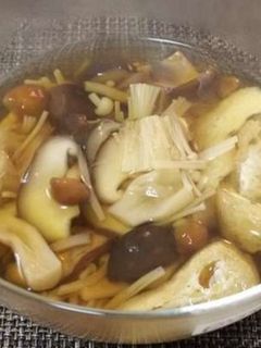 簡単美味・4種の茸のキノコ汁(麺つゆ)-レシピのメイン写真
