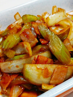 お弁当に【セロリと玉葱のナポリタン炒め】-レシピのメイン写真