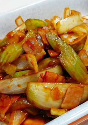 お弁当に【セロリと玉葱のナポリタン炒め】-レシピのメイン写真