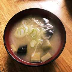 A picture of 作り置き！揚げナスと玉ねぎのお味噌汁.