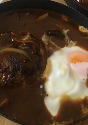 ヤバいくらい旨いデミたま煮込みハンバーグ-レシピのメイン写真