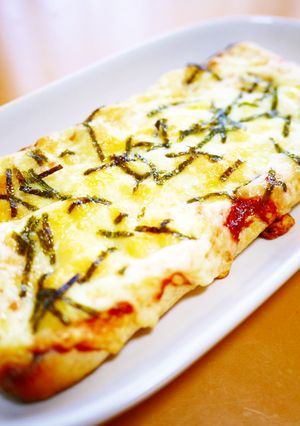 サクッ&とろ~り!明太マヨ油揚げピザ-レシピのメイン写真