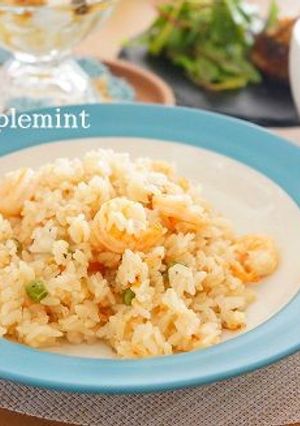 昆布茶の優しい味♪海老ピラフ-レシピのメイン写真