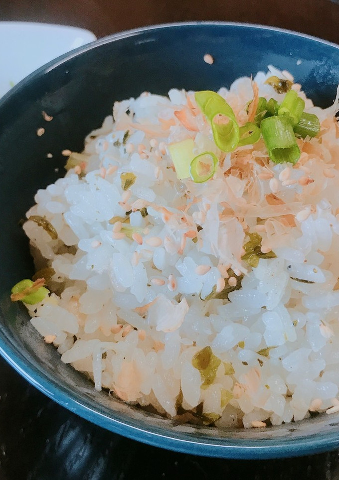 ふりかけで！わかめとじゃこの炊き込みご飯-レシピのメイン写真
