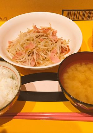 レンジで簡単！ベーコンともやしの塩胡椒-レシピのメイン写真