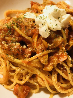 千切チキン・オニオン&トマトソースパスタ-レシピのメイン写真