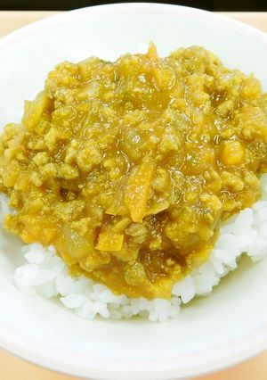 肉の旨味が詰まったドライカレー　学校給食-レシピのメイン写真