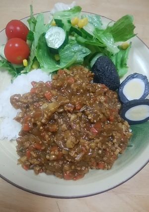 イースター☆黒玉ばくだんキーマカレー-レシピのメイン写真