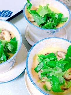 椎茸と三つ葉だけで美味♪なめらか茶碗蒸し-レシピのメイン写真