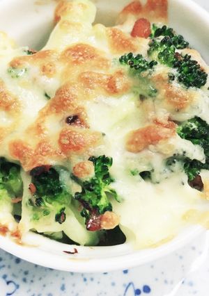 ブロッコリーとはごろも煮のチーズ焼き-レシピのメイン写真