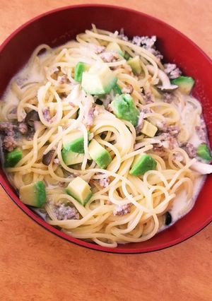 アボカドと豚ミンチの味噌クリームスパ-レシピのメイン写真
