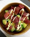 おいしいおいしいマグロアボカド丼