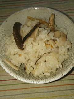 椎茸だけ(^^;の炊き込みご飯-レシピのメイン写真