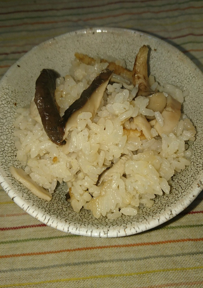 椎茸だけ(^^;の炊き込みご飯-レシピのメイン写真