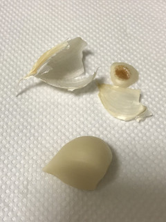 3秒☆簡単に剥けるニンニクの皮の剥き方-レシピのメイン写真
