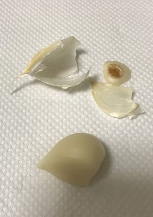 3秒☆簡単に剥けるニンニクの皮の剥き方-レシピのメイン写真