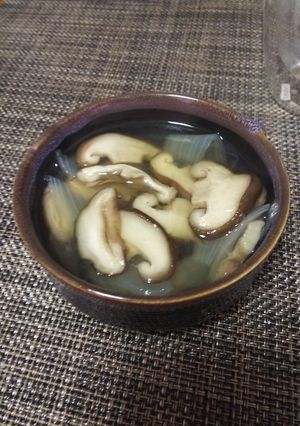 簡単・焼き椎茸のオニオンスープ-レシピのメイン写真