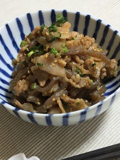 ちょいと一品★豚バラと蒟蒻の甘味噌炒め-レシピのメイン写真