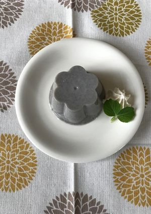 黒ごま甘酒で簡単ゴマプリン-レシピのメイン写真