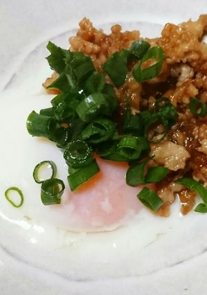 ほっこりする味♡温泉卵の鶏そぼろ餡のせ❣-レシピのメイン写真