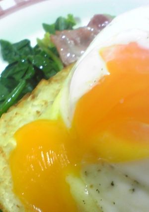 朝食に！冷凍ハッシュドポテトの半熟卵のせ-レシピのメイン写真