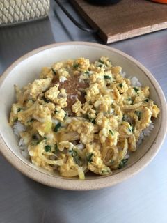 ひとりご飯＊コロッケ丼。 by きいのこ。 【クックパッド】 簡単