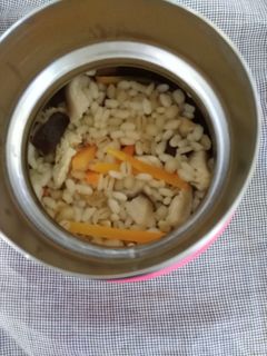 スープジャーで麦入り鶏の炊き込み御飯-レシピのメイン写真