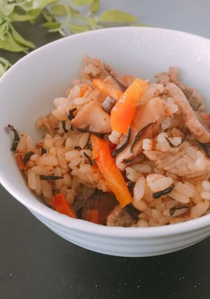 ひじきとじゃこと野菜の炊き込みご飯-レシピのメイン写真
