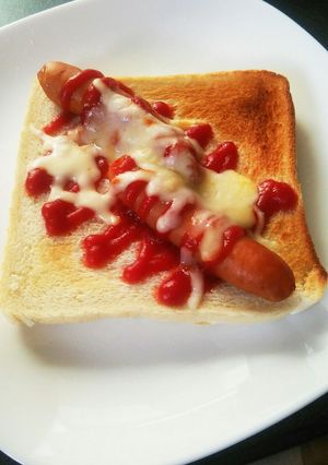 簡単朝食に☆食パンでホットドッグ風❤-レシピのメイン写真