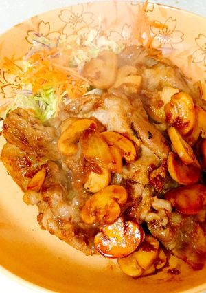 ちょっと豪華に見えるトンテキ-レシピのメイン写真