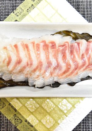 簡単なのに高級料理店の味！鯛の昆布締め-レシピのメイン写真