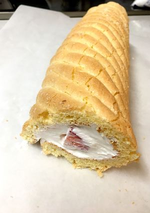 ビスキュイ苺のロールケーキ-レシピのメイン写真
