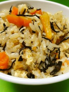 *ひじきの炊き込みご飯*-レシピのメイン写真