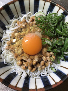 忙しい朝に!3分で作れる!納豆しらす丼-レシピのメイン写真